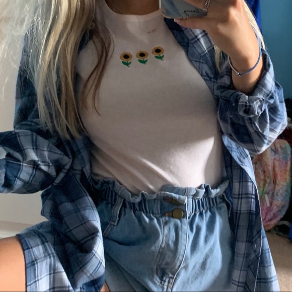 Brandy Melville Tops - pink baby tee!